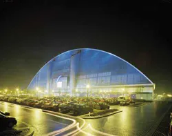 Snow-dome 125xscape w miejscowości Milton Keynes, Wlk. Brytania