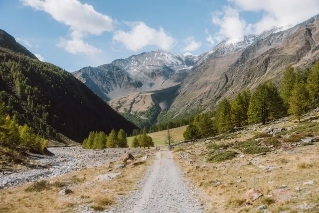 Na szlakach, wśród jezior i pod gwiazdami. Kojąca natura Południowego Tyrolu