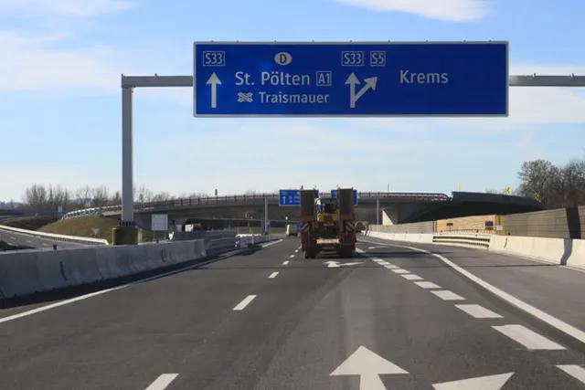 Zjazd na autostradę S33 fot.skionline.pl