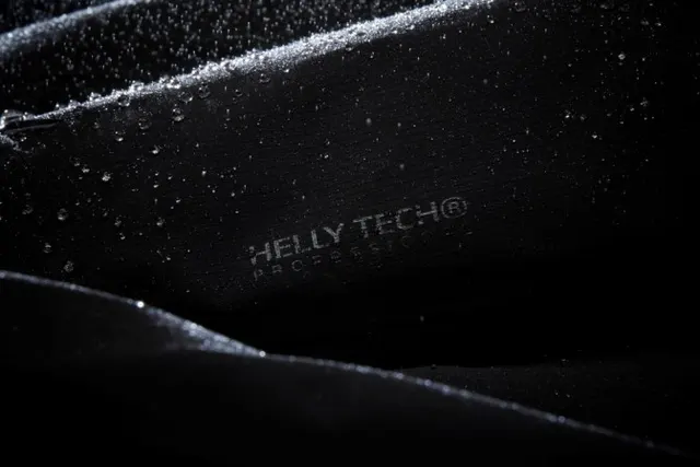 Helly Hansen prezentuje modułową odzież przeciwdeszczową dla aktywnych miejskich profesjonalistów