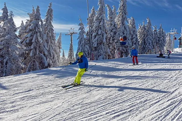 Przygotuj się na pierwsze szusy w Polsce! Startuje sezon narciarski i snowboardowy na Jaworzynie Krynickiej