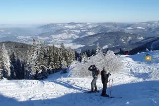 Korbielów - widok z Hali Miziowej fot. skionline.pl
