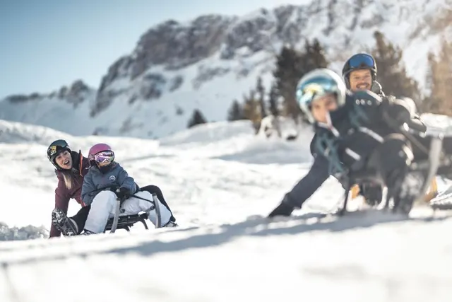 Odkryj Południowy Tyrol z dziećmi. Atrakcje i pomysły na zimowy wyjazd fot. IDM / Manuel Kottersteg