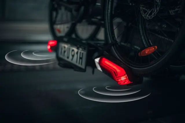 Bagażnik rowerowy Thule Epos ParkSecure z inteligentnym systemem cofania