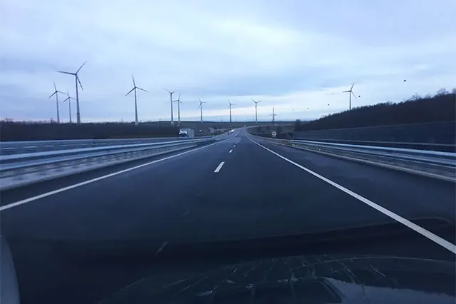 Szybciej samochodem na narty w Alpy, nowy odcinek A5 w Austrii otwarty!