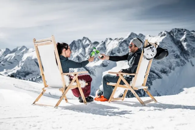Narty wiosną w dolinie Zillertal: Stoki z gwarantowanym śniegiem i mnóstwo słońca