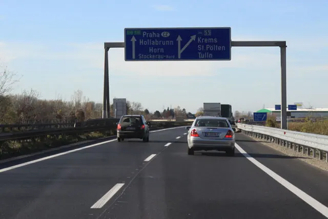 Zjazd z A22 w kierunku na Krems fot.skionline.pl