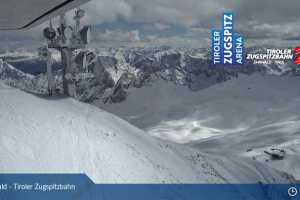 Kamera Ehrwald Ehrwalder Almbahn - Tiroler Zugspitz Are Tir. Zugspitzbahn Bgst. (LIVE Stream)