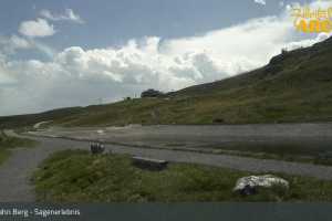 Kamera Wald im Pinzgau Koenigsleiten - Zillertal Arena Mitterleger Bergstation (LIVE Stream)
