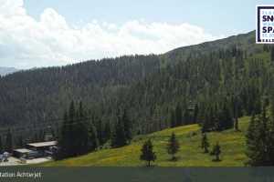 Kamera Flachau  Bergstation Achter Jet (LIVE Stream)