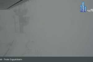 Kamera Ehrwald Ehrwalder Almbahn - Tiroler Zugspitz Are Tir. Zugspitzbahn Bgst. (LIVE Stream)