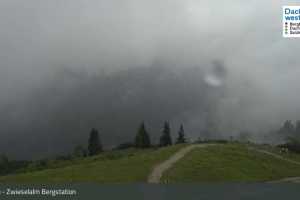 Kamera Gosau  Dachstein West: Zwieselalm Bergstation (LIVE Stream)