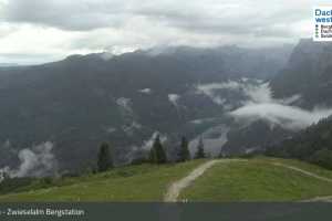 Kamera Dachstein West  Dachstein West: Zwieselalm Bergstation (LIVE Stream)
