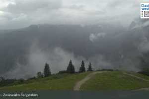 Kamera Gosau  Dachstein West: Zwieselalm Bergstation (LIVE Stream)