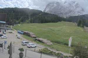 Kamera Val Gardena / Gröden  Piz Sella i Sassolungo  widok z hotelu Plan de Gralba