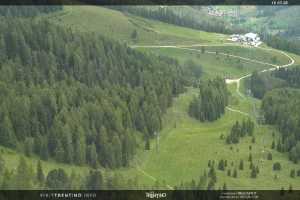 Kamera Val di Fiemme Bellamonte-Alpe Lusia Pista Piovac