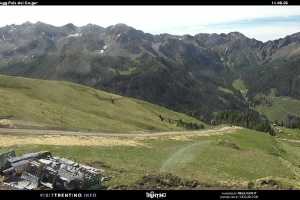 Kamera Val di Fassa Pozza di Fassa-Aloch-Buffaure Arrivo della segg Pala del Geiger