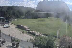Kamera Piz Sella i Sassolungo  widok z hotelu Plan de Gralba