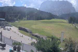 Kamera Val Gardena / Gröden  Piz Sella i Sassolungo  widok z hotelu Plan de Gralba