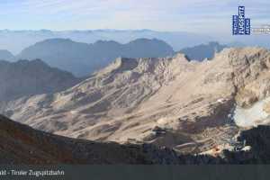 Kamera Ehrwald Ehrwalder Almbahn - Tiroler Zugspitz Are Tir. Zugspitzbahn Bgst. (LIVE Stream)