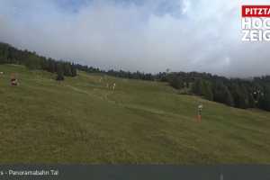 Kamera Hochzeiger  Zirbenbahn Bergstation (LIVE Stream)