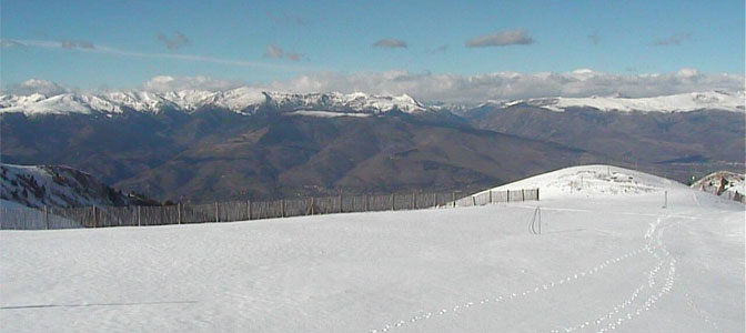 W Alpach zima w pełni, w Pirenejach śnieżą trasy