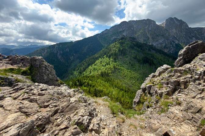 Open Mountain Month w Tatrach – dwa dni rozmów, górskich wędrówek i testów odzieży Helly Hansen