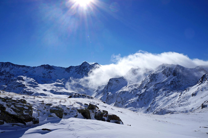 Idealna pogoda na narty w Alpach i Pirenejach
