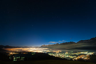Innsbruck nocą fot. Innsbruck Tourism