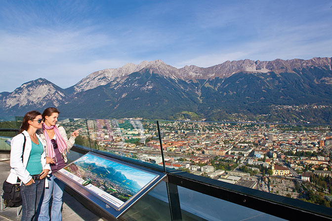 Widok na Innsbruck ze skoczni Bergisel