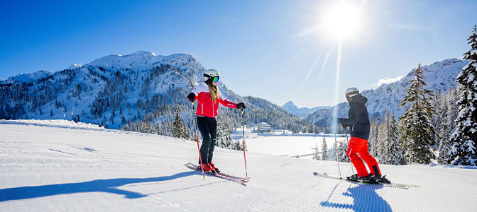 Nassfeld serwuje chillową muzykę podczas słonecznej jazdy na nartach