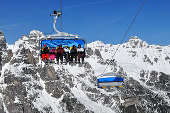 Od przyjazdu po szaleństwo na stokach – dolina Stubai to niezapomniany wypoczynek w zimowym raju