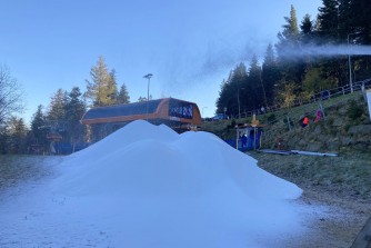 W górach pierwszy śnieg. W Karpaczu rozpoczęło się naśnieżanie tras