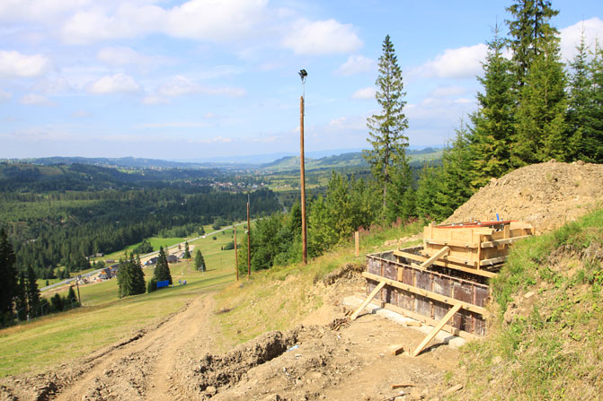 Jurgów - budowa nowego krzesła fot. skionline.pl Jurgów - budowa nowego krzesła fot. skionline.pl