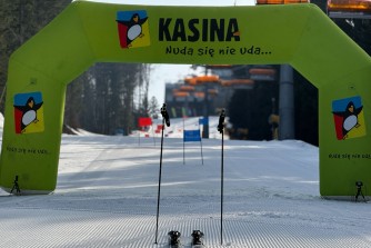 Dziennikarze zmierzyli się w slalomie gigancie. Tak wyglądała I edycja Pingwin Media Cup