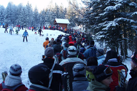 Korbielów - kolejka do kasy fot. skionline.pl