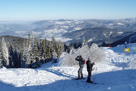 Korbielów - widok z Hali Miziowej fot. skionline.pl