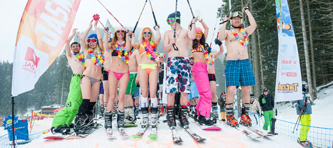 Bikini Skiing 2015 ze świetnymi warunkami narciarskimi