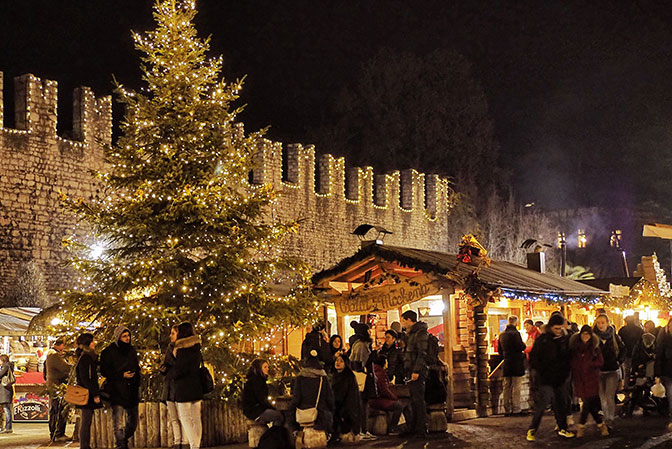 Trentino - poznaj magiczny świat rynków świątecznych