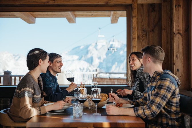 Trentino - Co powiesz na hotel dwa kroki od trasy narciarskiej?