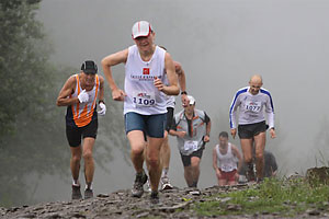 Mglisty bieg na górę Żar - czwarty z cyklu Salomon Trail Running