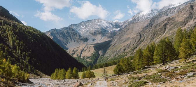 Na szlakach, wśród jezior i pod gwiazdami – kojąca natura Południowego Tyrolu