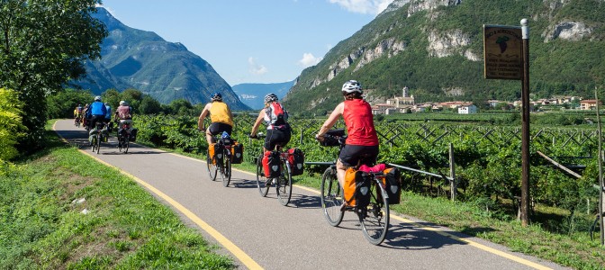 Tour rowerowy po najlepszych lodziarniach wzdłuż „Via dell`Acqua” Tour rowerowy po najlepszych lodziarniach wzdłuż „Via dell`Acqua”
